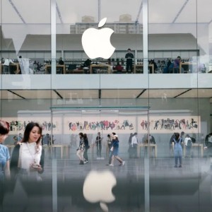 罕见！发售仅一个多月，iPhone 16系列官方首次降价促销！苹果也愁销量？第三季度市场份额低于三星