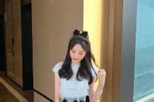 曝男明星KTV亲女网红